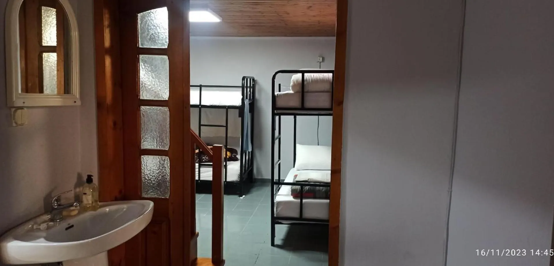 Royal 2 Hostel Opposite Nalu Bar Тирана