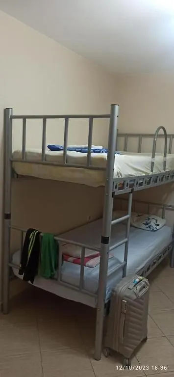 Royal 2 Hostel Opposite Nalu Bar Тирана