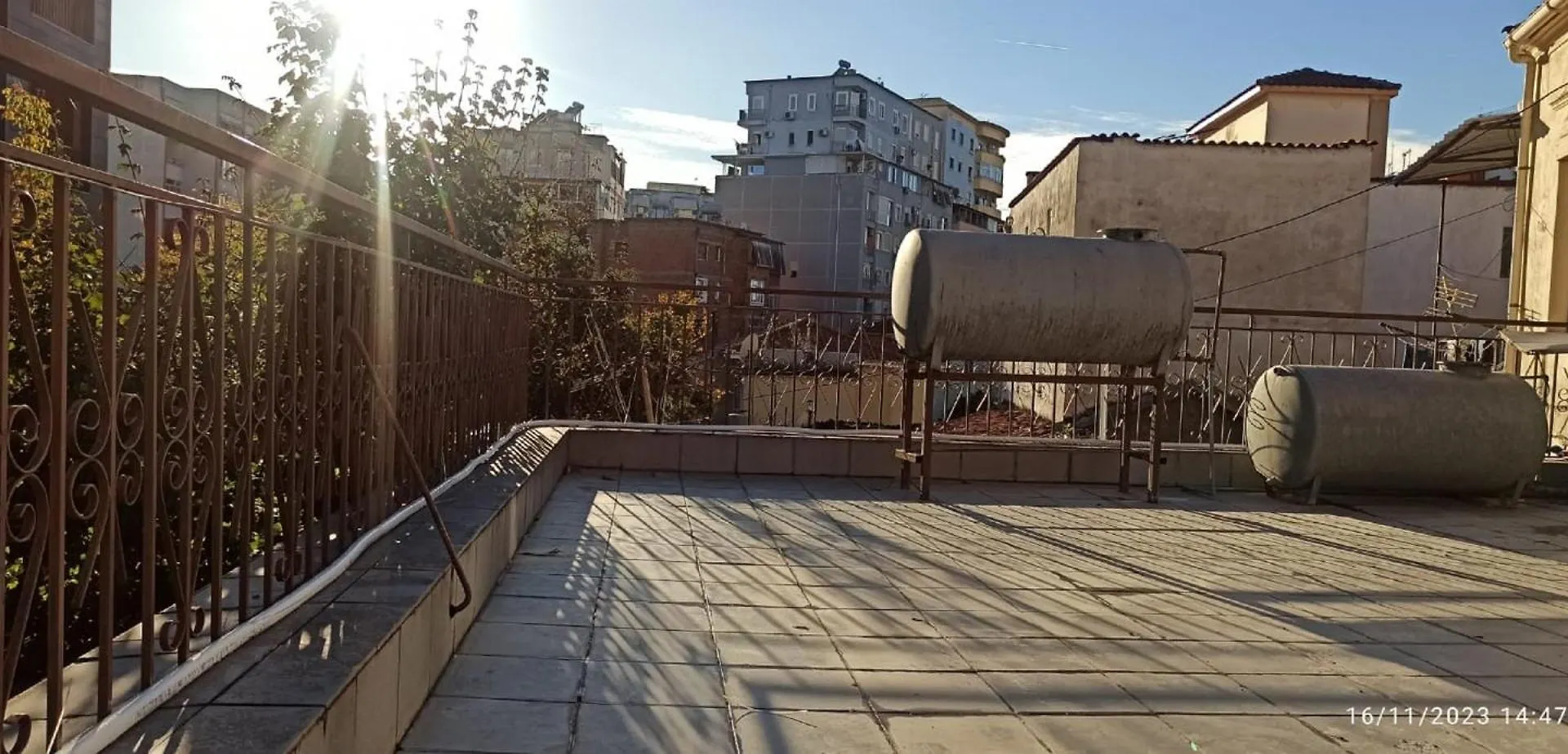 Royal 2 Hostel Opposite Nalu Bar Тирана 0*,