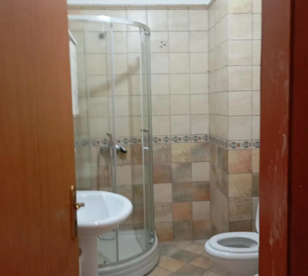 Royal 2 Hostel Opposite Nalu Bar Тирана 0*,  Албания